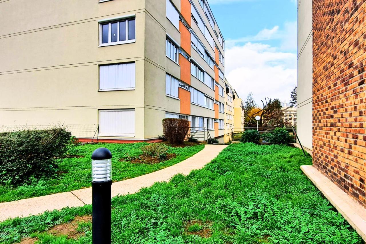 Escale De L'Yvette - 50M2 Cosy, Balcony & Parking Apartment Ложимо Екстериор снимка